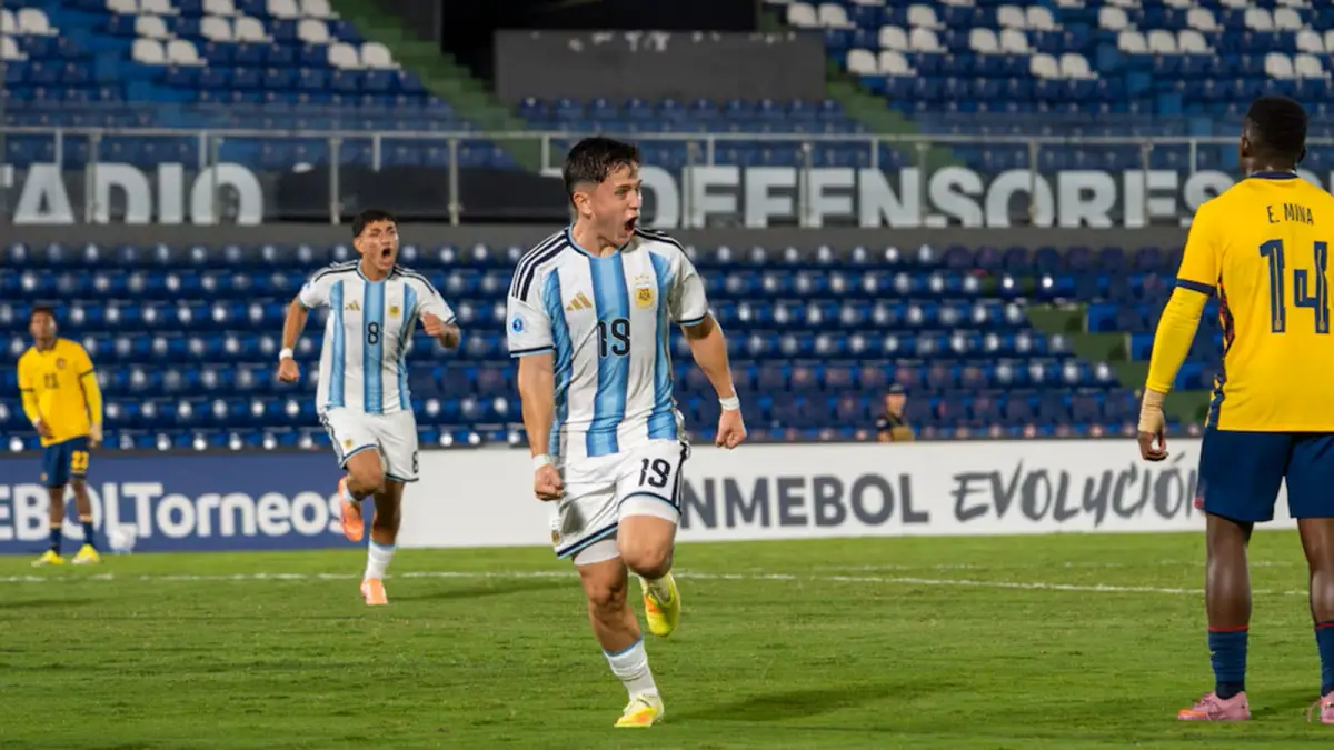 POR EL TÍTULO. La selección argentina Sub-17 supo manejar los momentos complicados del partido para llevarse el triunfo sobre Ecuador y el pasaje a la final del Sudamericano Sub-17.