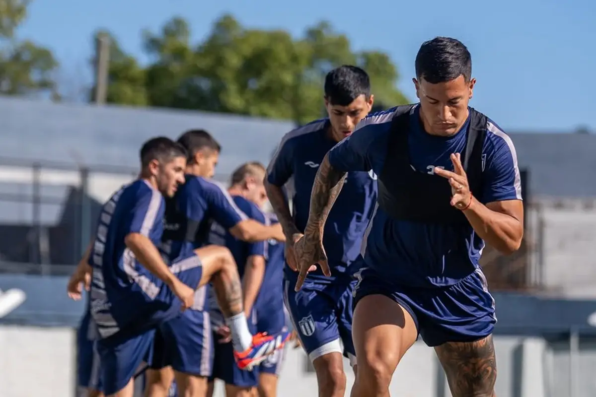 PREPARACIÓN. Tristán Suárez se prepara para el duelo del domingo contra San Martín en La Ciudadela.