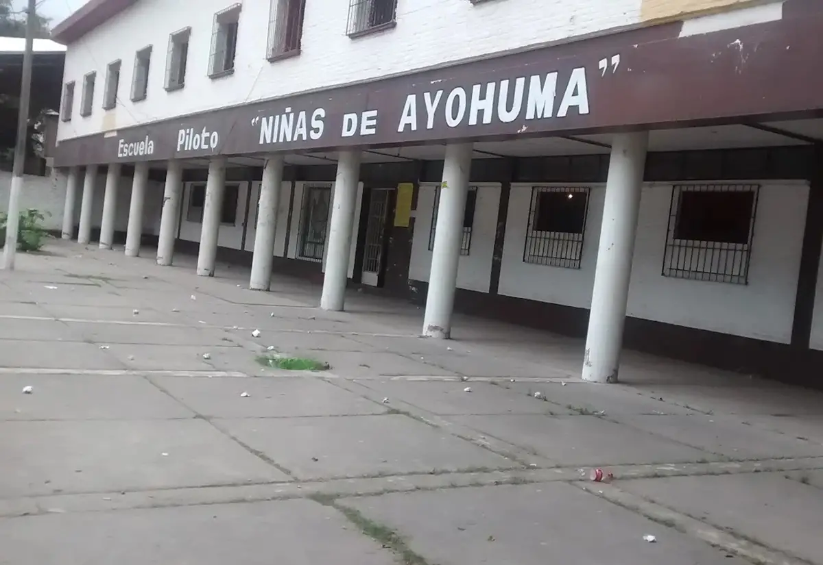 EN BANDA DEL RIO SALÍ. La escuela Pilotos Niñas de Ayohuma.
