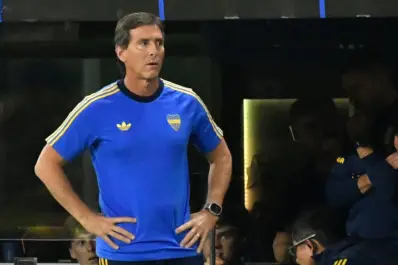 Claudio Úbeda analiza un cambio inesperado en Boca Juniors para el Superclásico