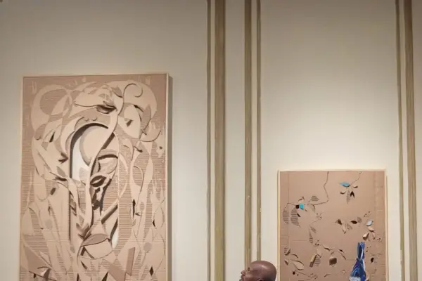 Centro Cultural Rougés: Brasil y las yungas confluyen en 11 obras con corazón de cartón