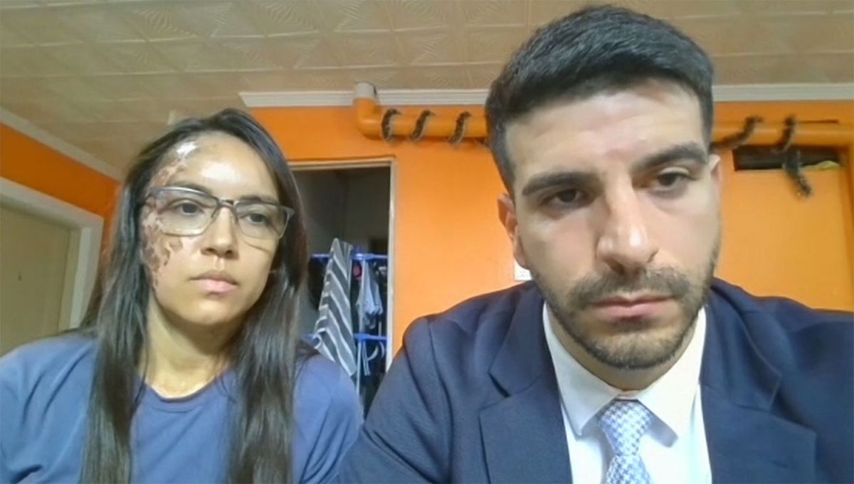 LA VÍCTIMA. María Teresa Miranda junto a su abogado Patricio Fresia durante la audiencia.