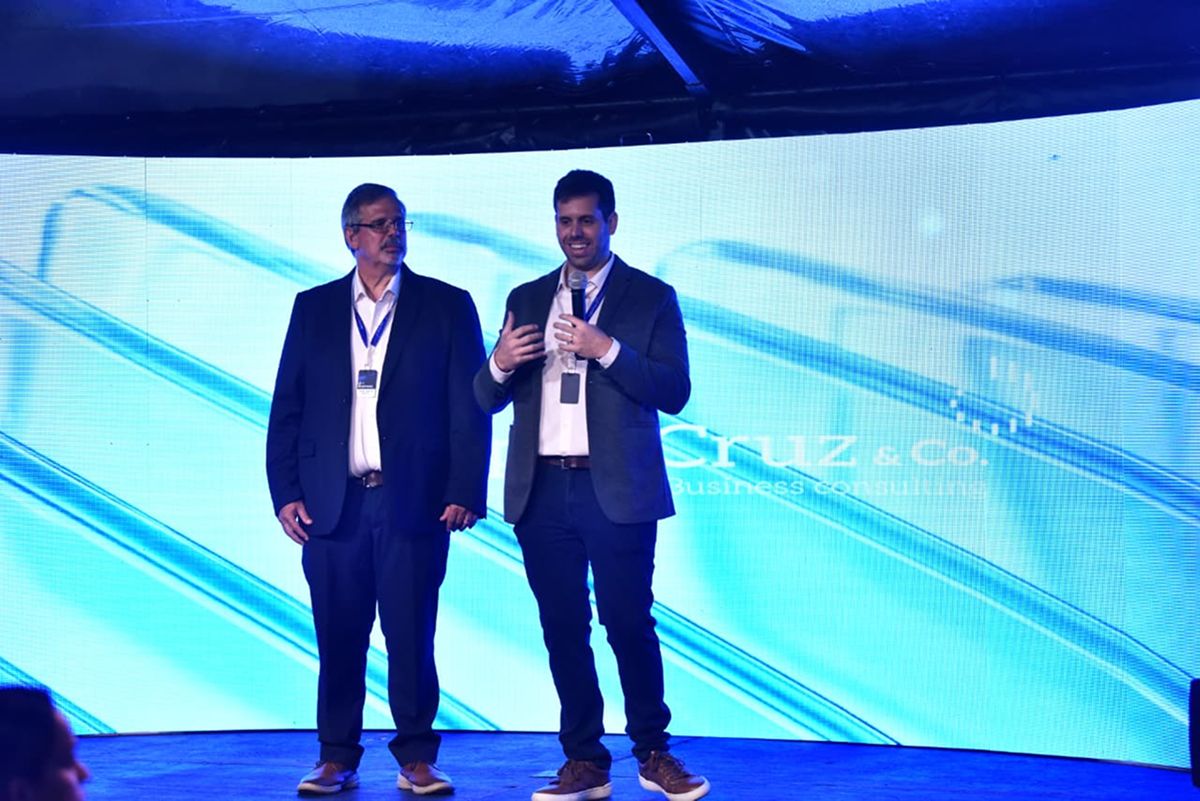 LOS ORGANIZADORES. Francisco López Cruz y Martín López Cruz, los coordinadores de una jornada pensada para acercar tecnología. / LA GACETA, OSVALDO RIPOLL