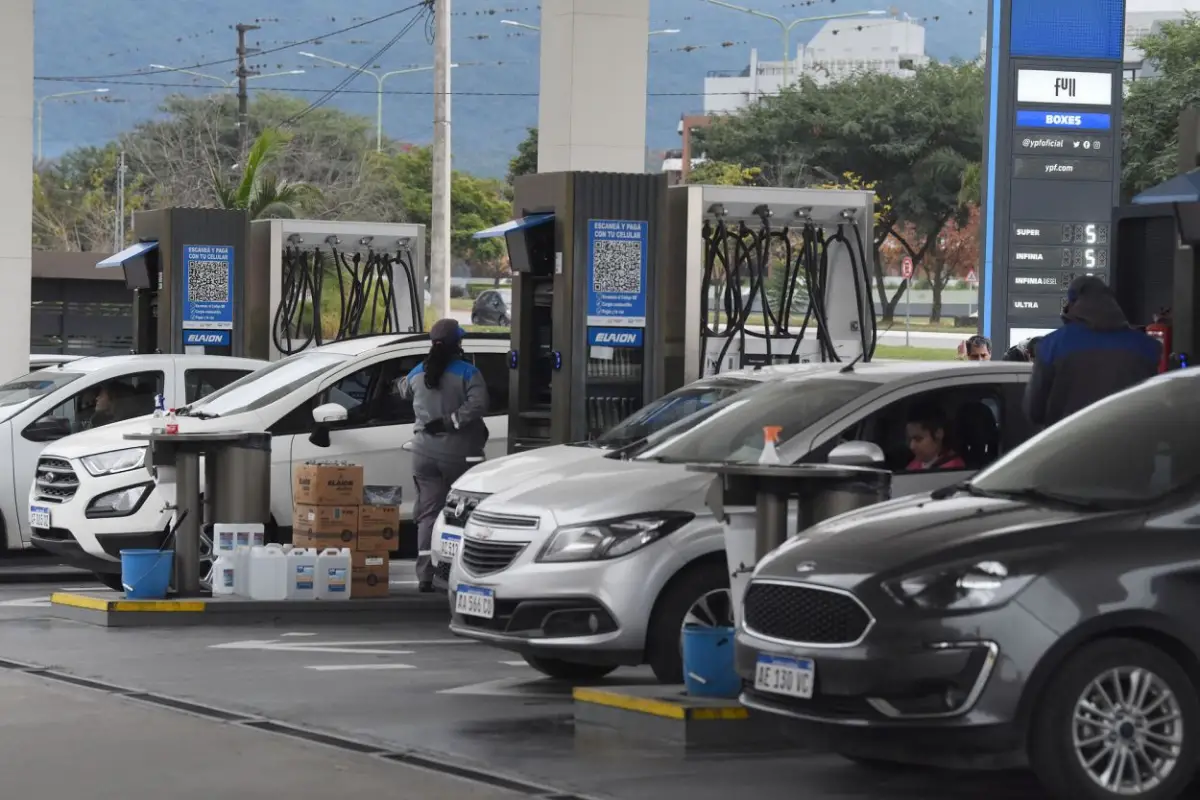 AUMENTOS. En el último año, las naftas subieron un 63,6%.