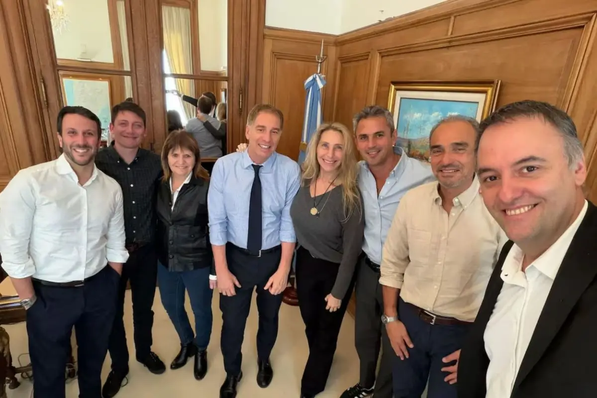 MESA POLÍTICA. Analizaron el impacto judicial y los próximos debates clave en el Parlamento.