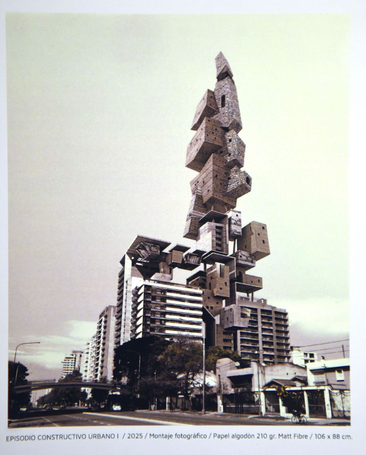 MATE DE LUNA AL 2.000. “Episodio constructivo urbano”, se llama la obra.