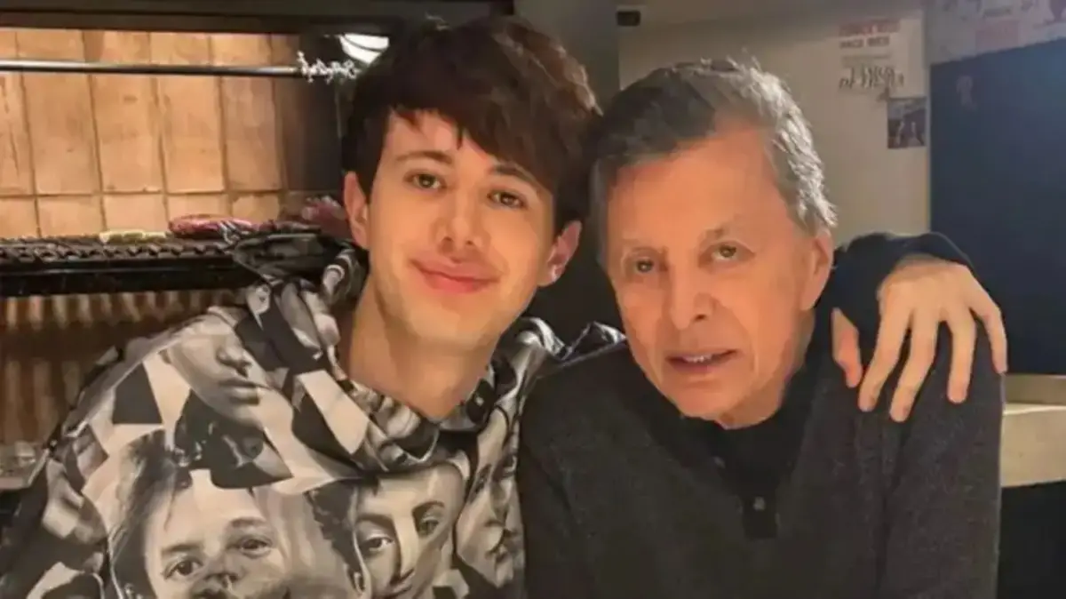 Dante Ortega y su abuelo, Palito Ortega. 