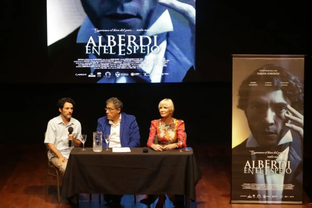 RESPONSABLES. Mario Ramírez en el protagónico, Fabián Soberón en la dirección y Catalina como productora asociada, durante la presentación.