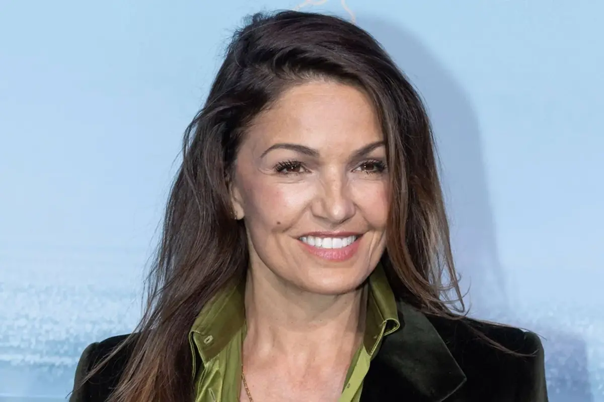 Murió la actriz Nadia Farès tras un trágico accidente en una pileta en París