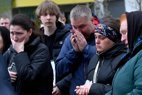 El papa León XIV: Que callen las armas y se siga el camino del diálogo