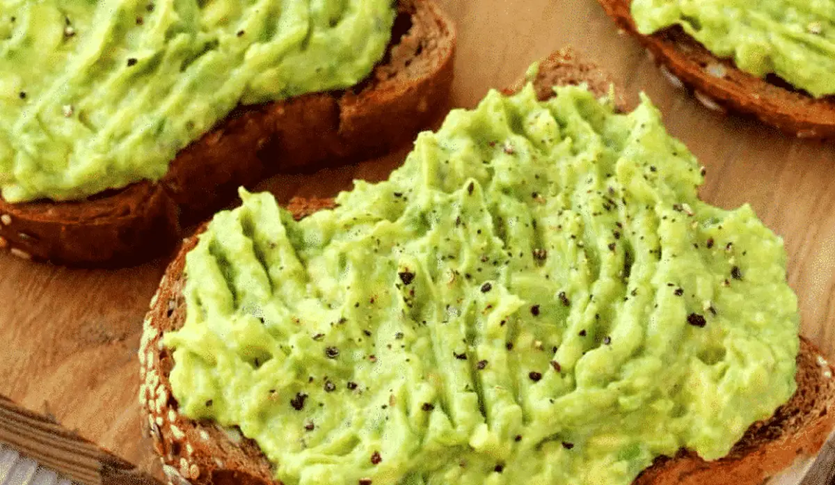 El aderezo de palta para reemplazar el queso y la mermelada en tus desayunos.