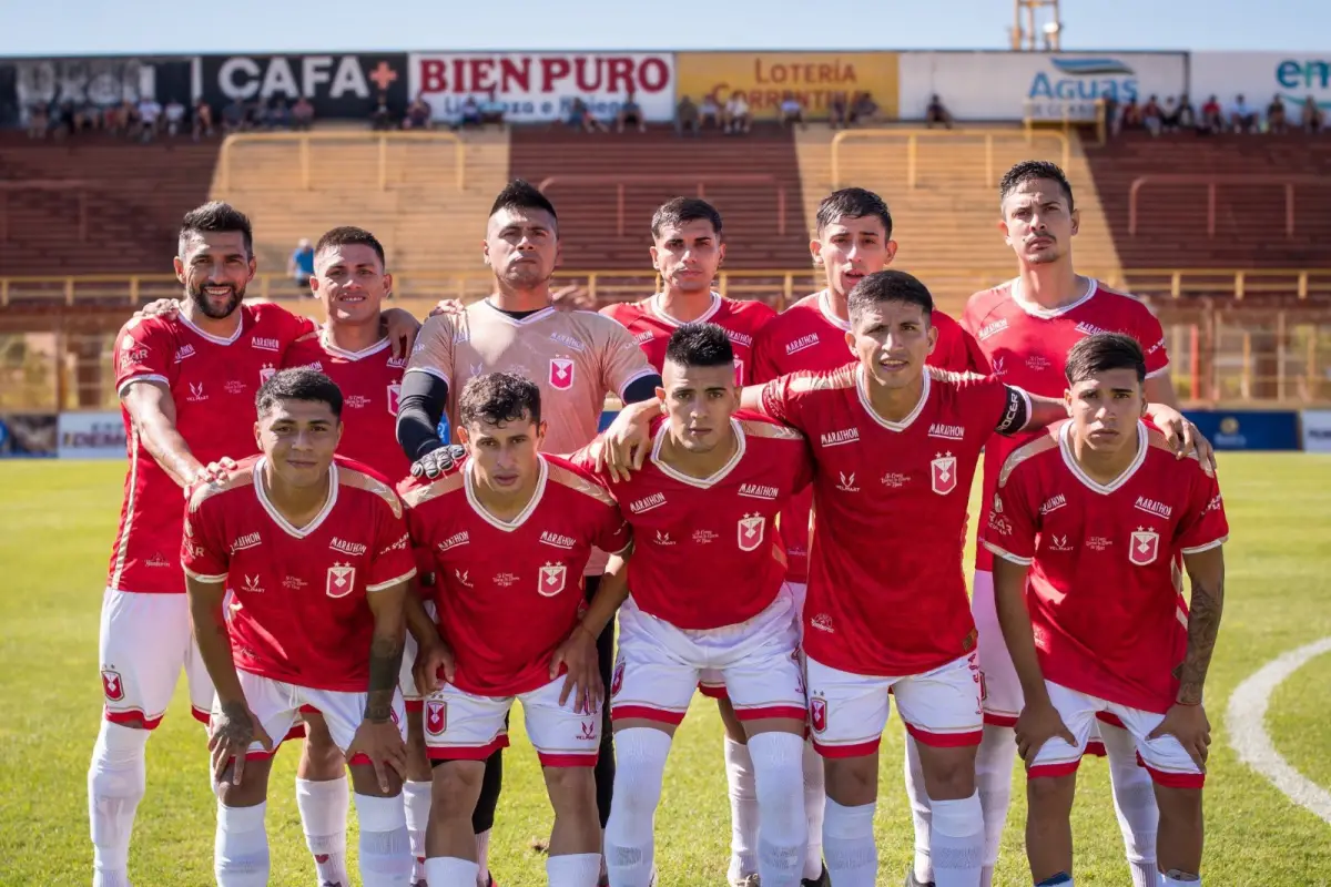 A PASAR PÁGINA. El Rojo de Villa Alem planifica la semana para buscar seguir haciéndose fuerte como local. El domingo recibirá a Sarmiento de Resistencia.