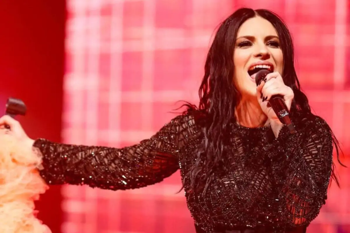 LAURA PAUSINI. La cantante italiana frenó el show en Perú y apuntó contra el público VIP: Pagan mucho, pero no saben las canciones.