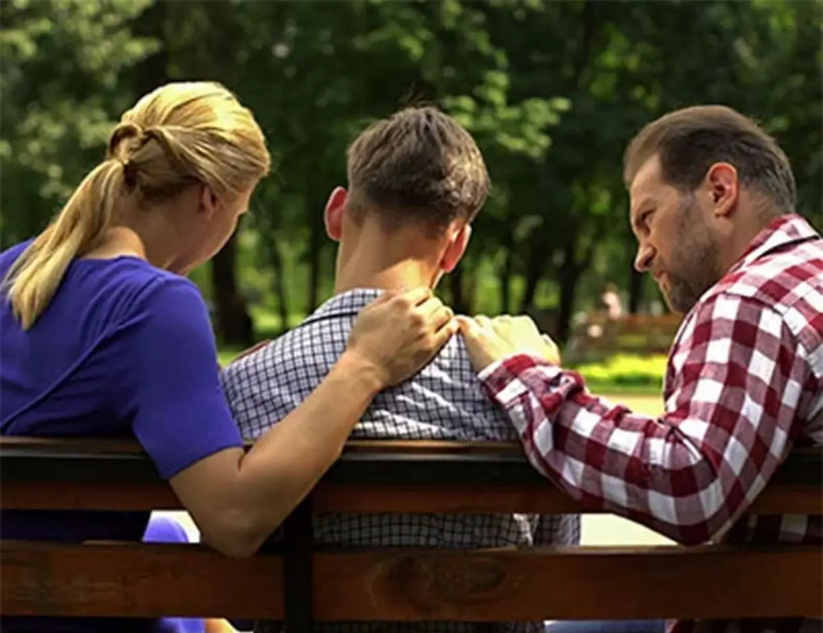 DIÁLOGO. Acompañar a los adolescentes y acompañarlos es crucial.