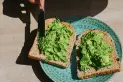 Los beneficios para la salud de incluir la palta en tu desayuno, según la ciencia