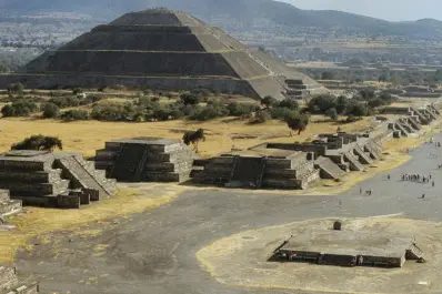 Tiroteo en las pirámides de México: un hombre mató a una turista y se quitó la vida