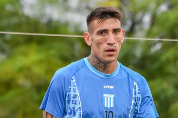 Ricardo Centurión reapareció en Racing de Córdoba con un golazo y provocó una locura en Nueva Italia