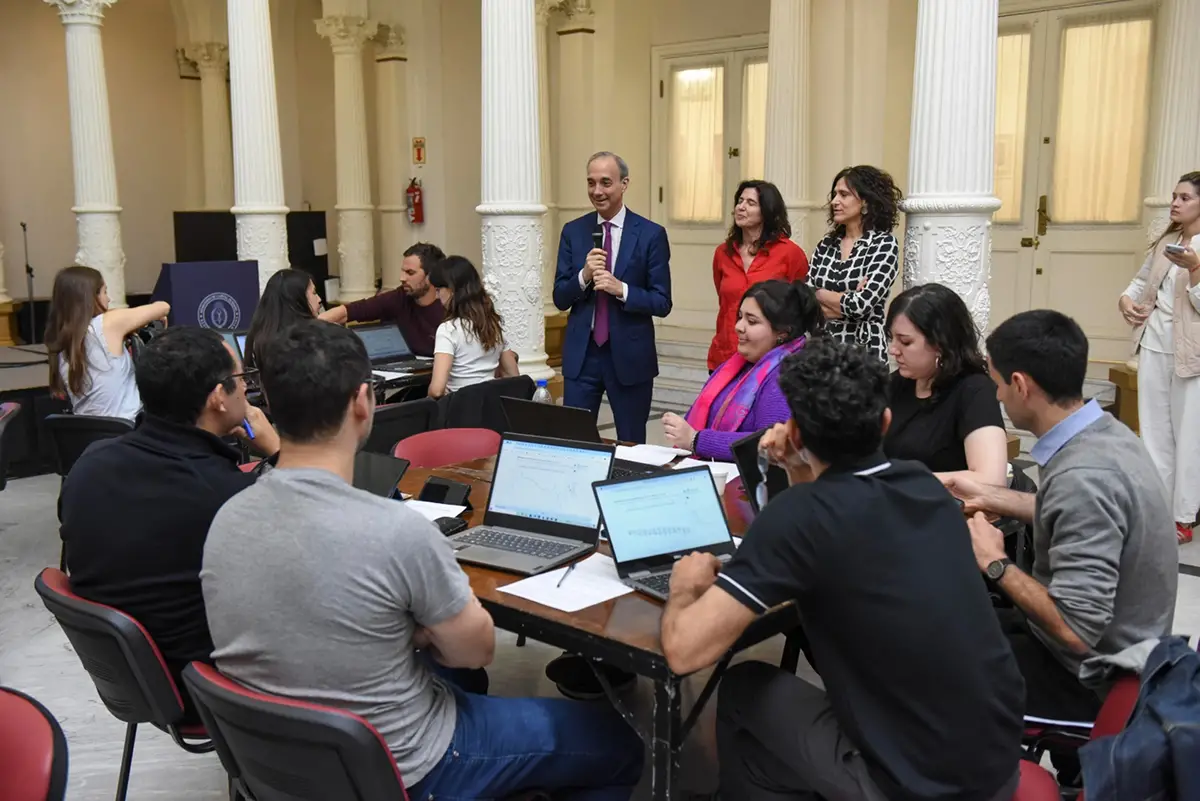 Abrió la convocatoria a las becas Unesco para jóvenes investigadores: ¿cómo aplicar?