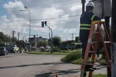 Habilitaron un nuevo semáforo en avenida Poviña y Camino de Sirga