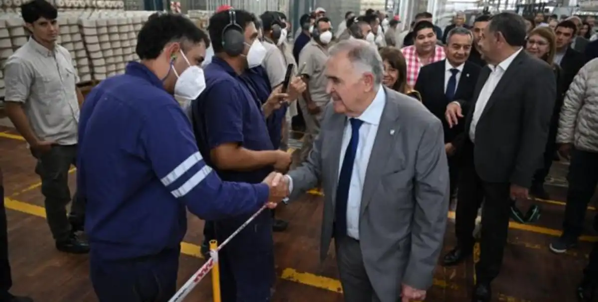 Osvaldo Jaldo inauguró nuevas tecnologías en la textil Santista Argentina en Famaillá