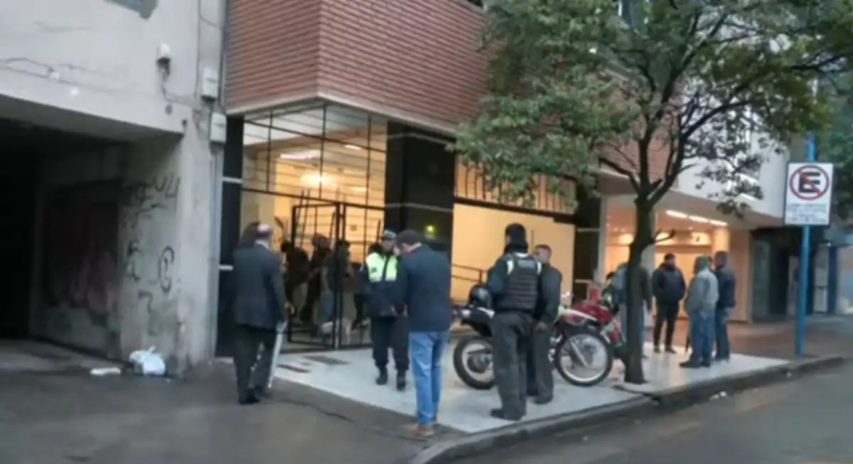 Susto en el centro: un secador de pelo provocó un incendio en un departamento de calle Muñecas