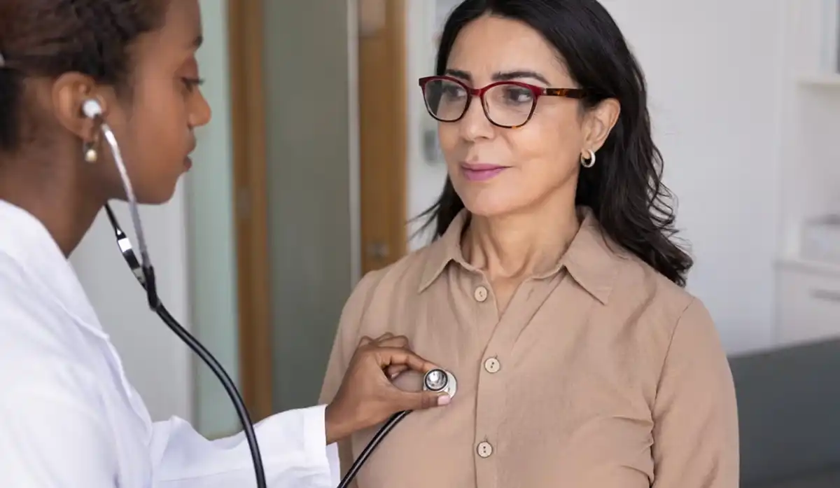 La rutina que deberías agregar a la siesta según los cardiólogos.