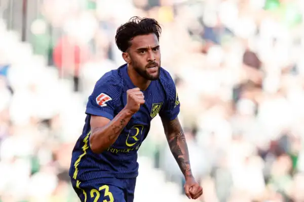 Nico González brilló con un doblete, pero Atlético de Madrid cayó ante Elche en un partido marcado por la expulsión de Almada