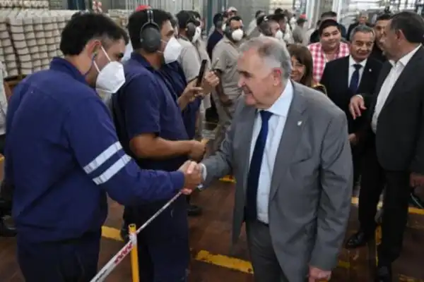 Osvaldo Jaldo inauguró nuevas tecnologías en la textil Santista Argentina en Famaillá