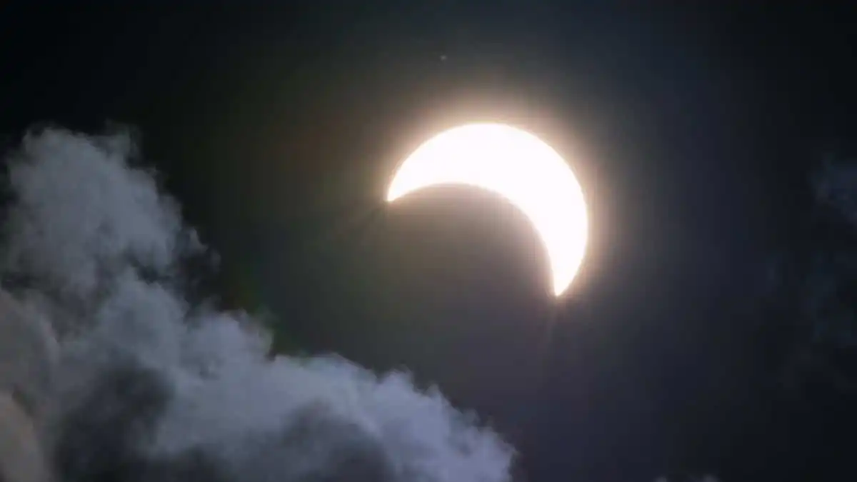 Guía astrológica: el impacto del Cuarto Creciente de abril en los 12 signos