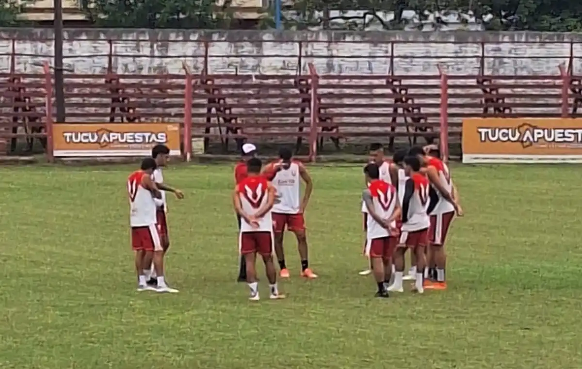 CONCENTRACIÓN. Arrieta y su equipo se preparan para recibir a Sarmiento de Resistencia por la sexta fecha del Federal A.