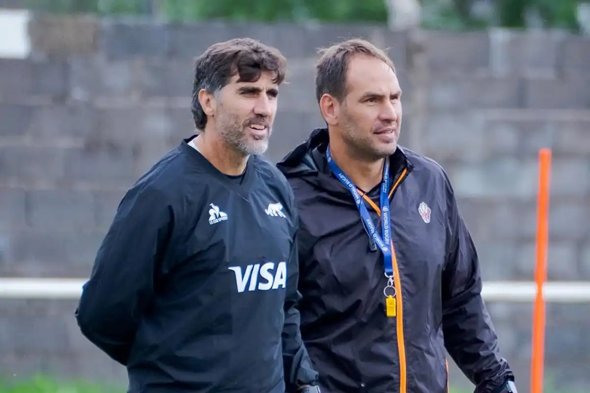 Juan Fernández Lobbe y Álvaro Galindo durante una de las prácticas de Tarucas.
