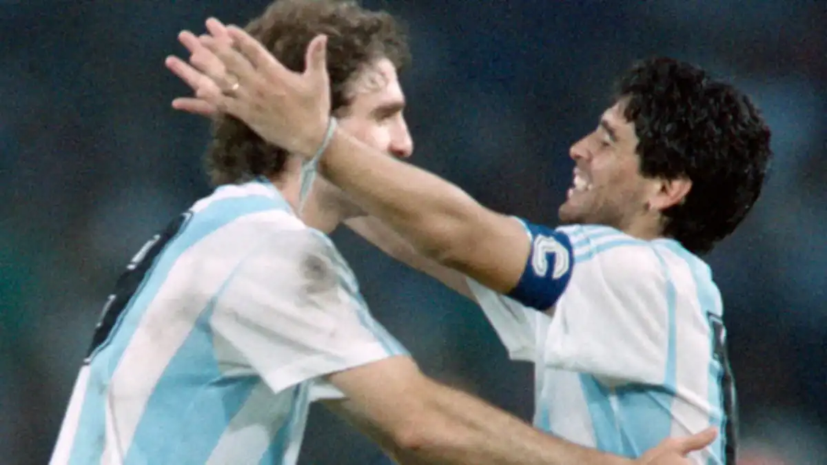 Ruggeri se quebró al recordar a Maradona: el video de la histórica cinta de capitán y la foto que lo conmovió