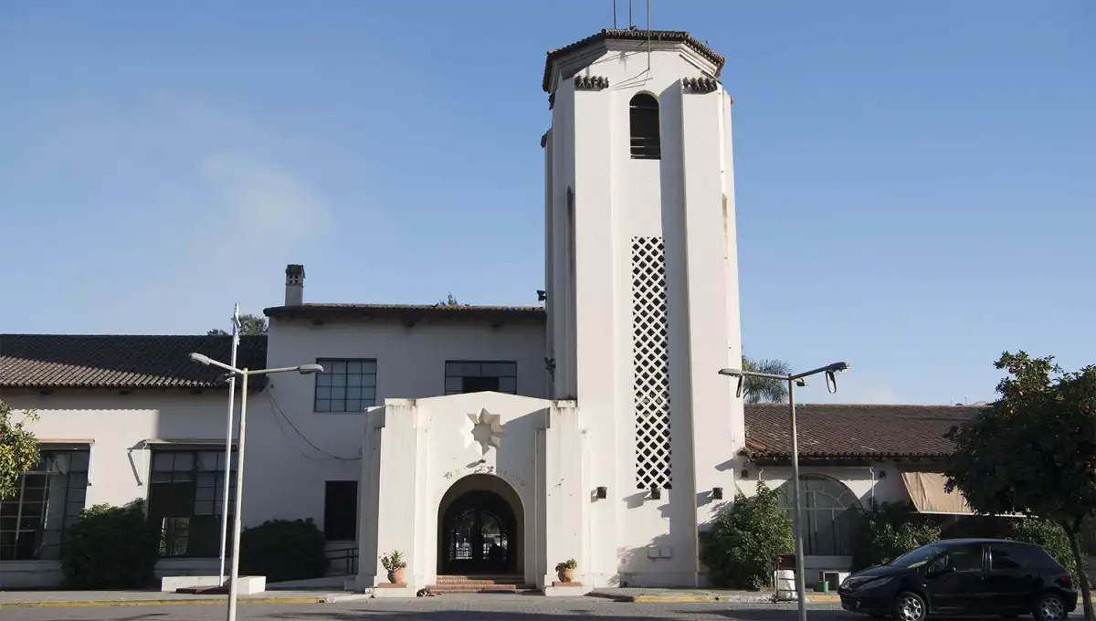 EN EL EDIFICIO. De acuerdo con el documento presentado, el episodio ocurrió el pasado 7 de abril, alrededor de las 10, en el sector de la fuente de la facultad.