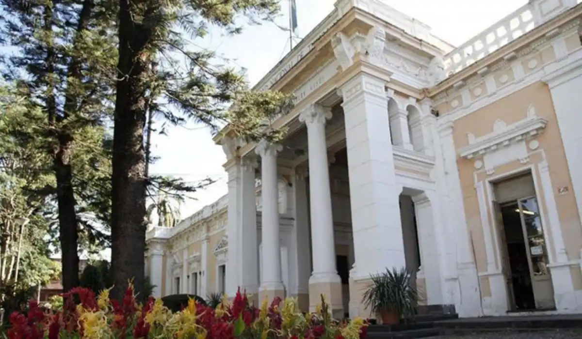 La UNT en su salsa: ¿bajarnos? Ni pienso, dice Cabrera