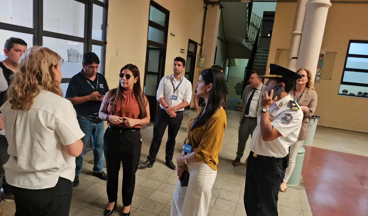 Amenazas en las escuelas: la Justicia advirtió a los padres que deberán pagar los costos de los operativos