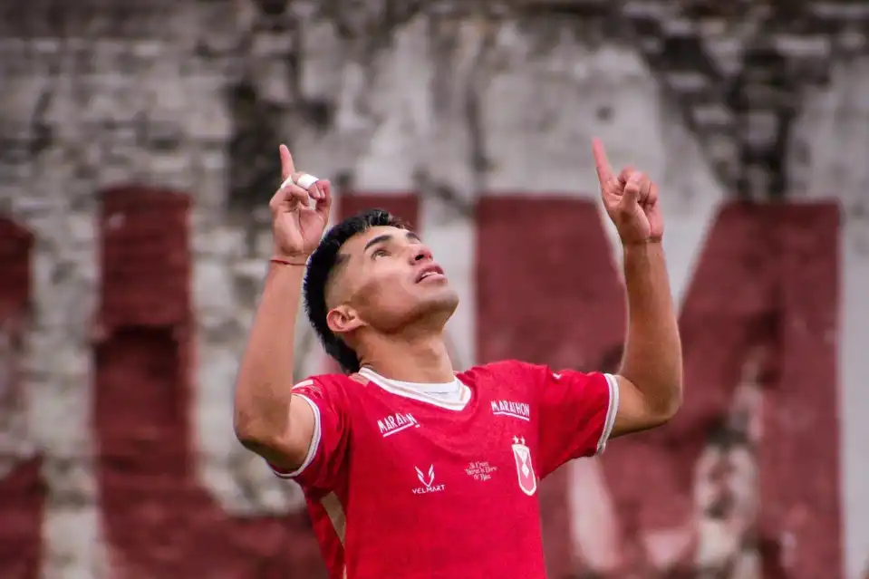 REGRESA. Brahian Collante cumplió la sanción y será parte del equipo en el duelo ante el Decano chaqueño.