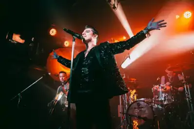 La experiencia de recrear Depeche Mode, en el teatro Mercedes Sosa