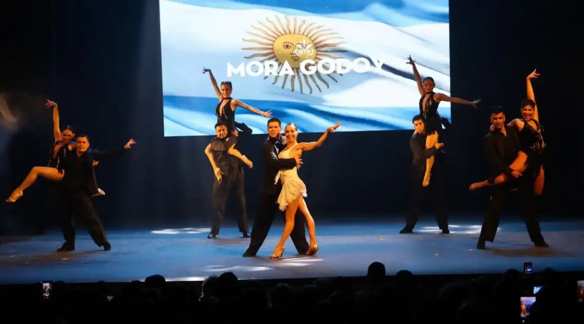 FUNCIÓN LEVANTADA. Mora Godoy llevó su tango por el mundo, pero no tuvo la respuesta de público esperada para venir a Tucumán.
