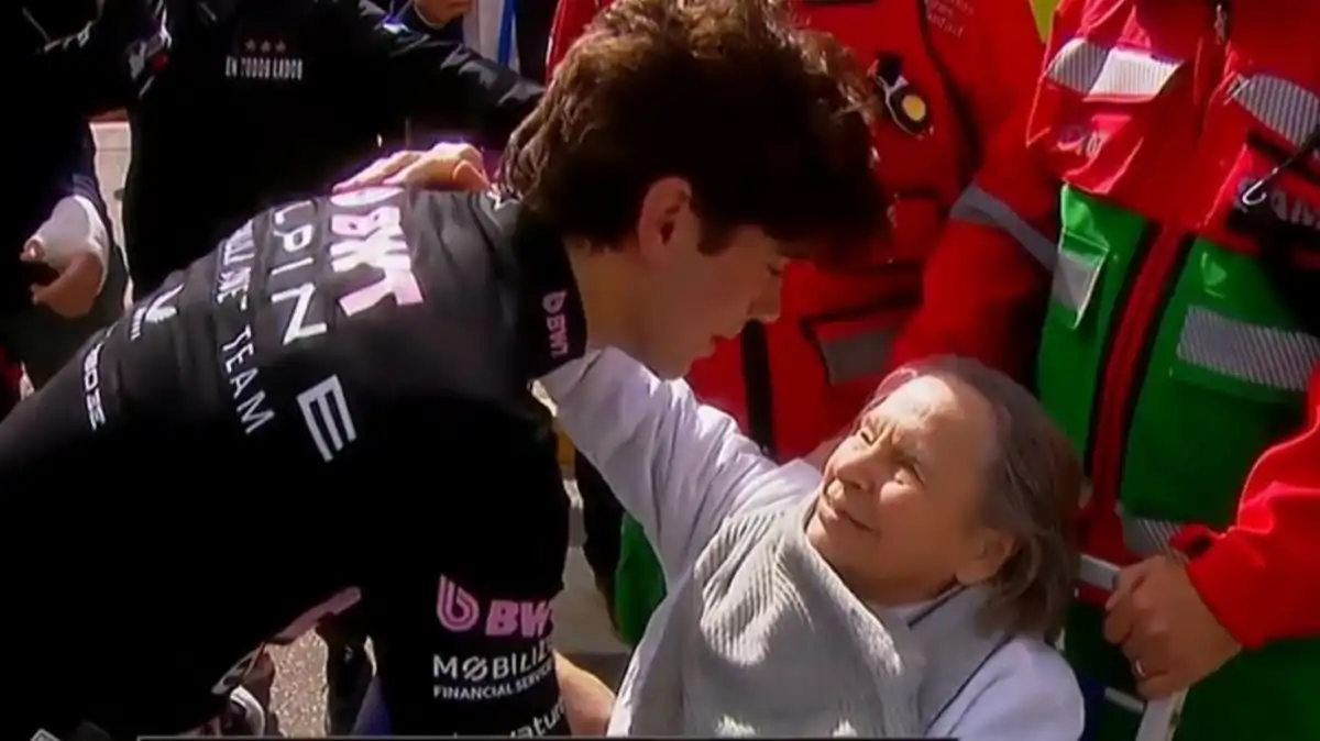 Franco Colapinto pura emoción y un abrazo inolvidable con su abuela. 
