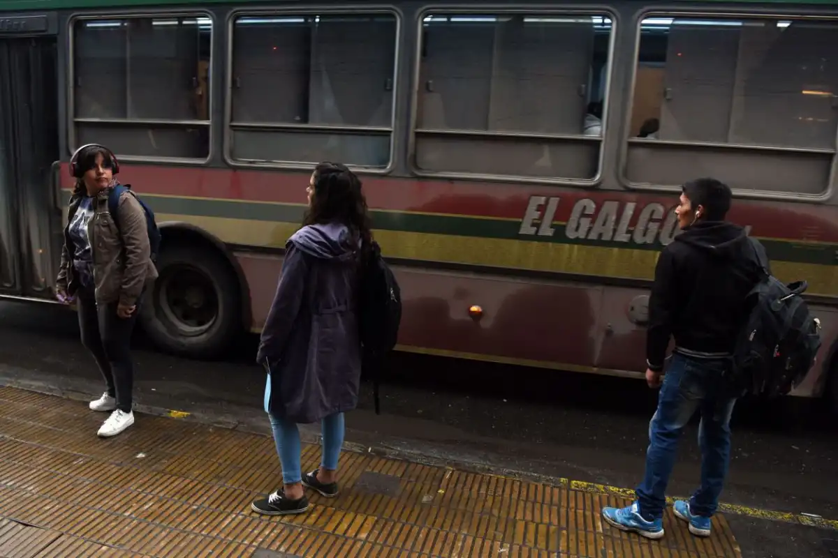 EN CRISIS. El transporte público de pasajeros enfrenta problemas económicos tras el aumento del gasoil.