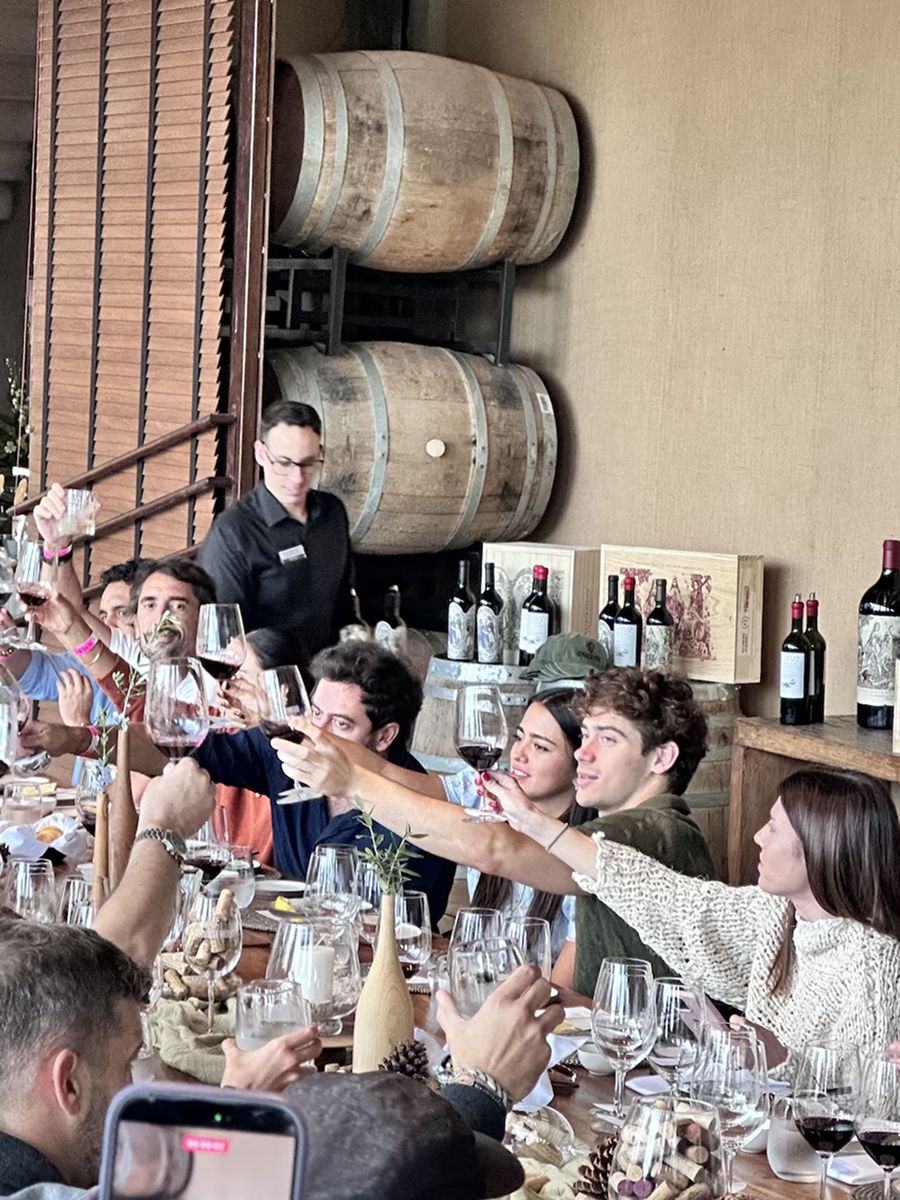Franco Colapinto y Maia Reficco disfrutaron un íntimo almuerzo antes del show de Fórmula 1
