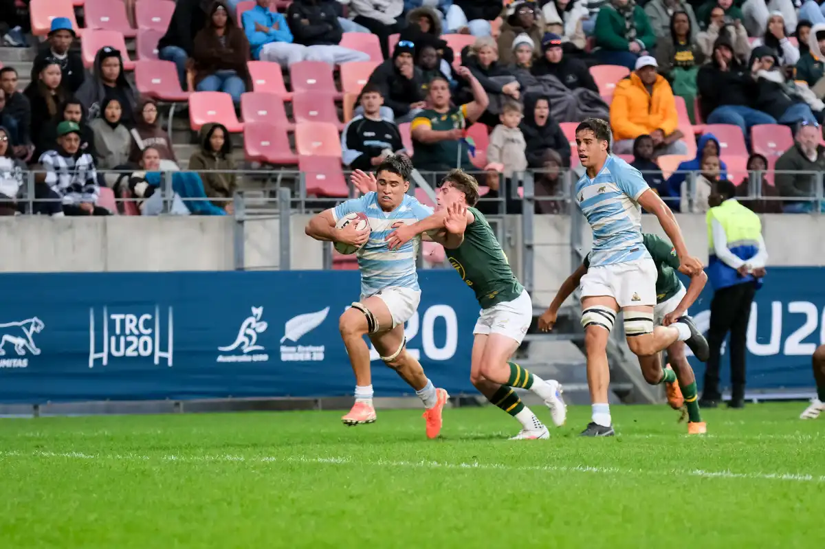 Tomás Dande anotó el segundo try para Los Pumitas.