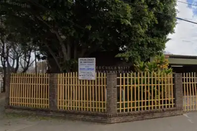 Tragedia en una escuela de Rosario: una niña de seis años se cayó en el recreo, se golpeó la cabeza y murió