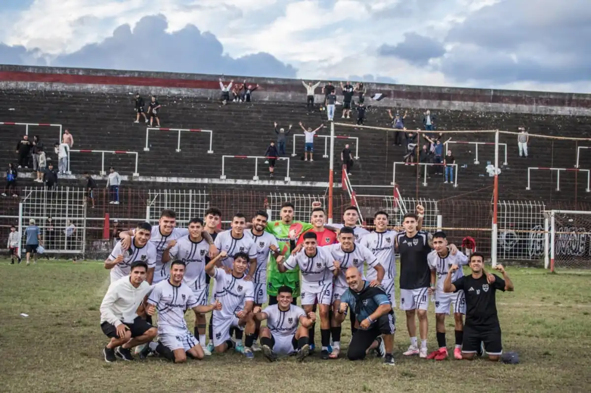 GRAN MOMENTO. Central Norte, puntero en su zona, llega a la cuarta fecha tras vencer 3-0 a All Boys en el clásico.