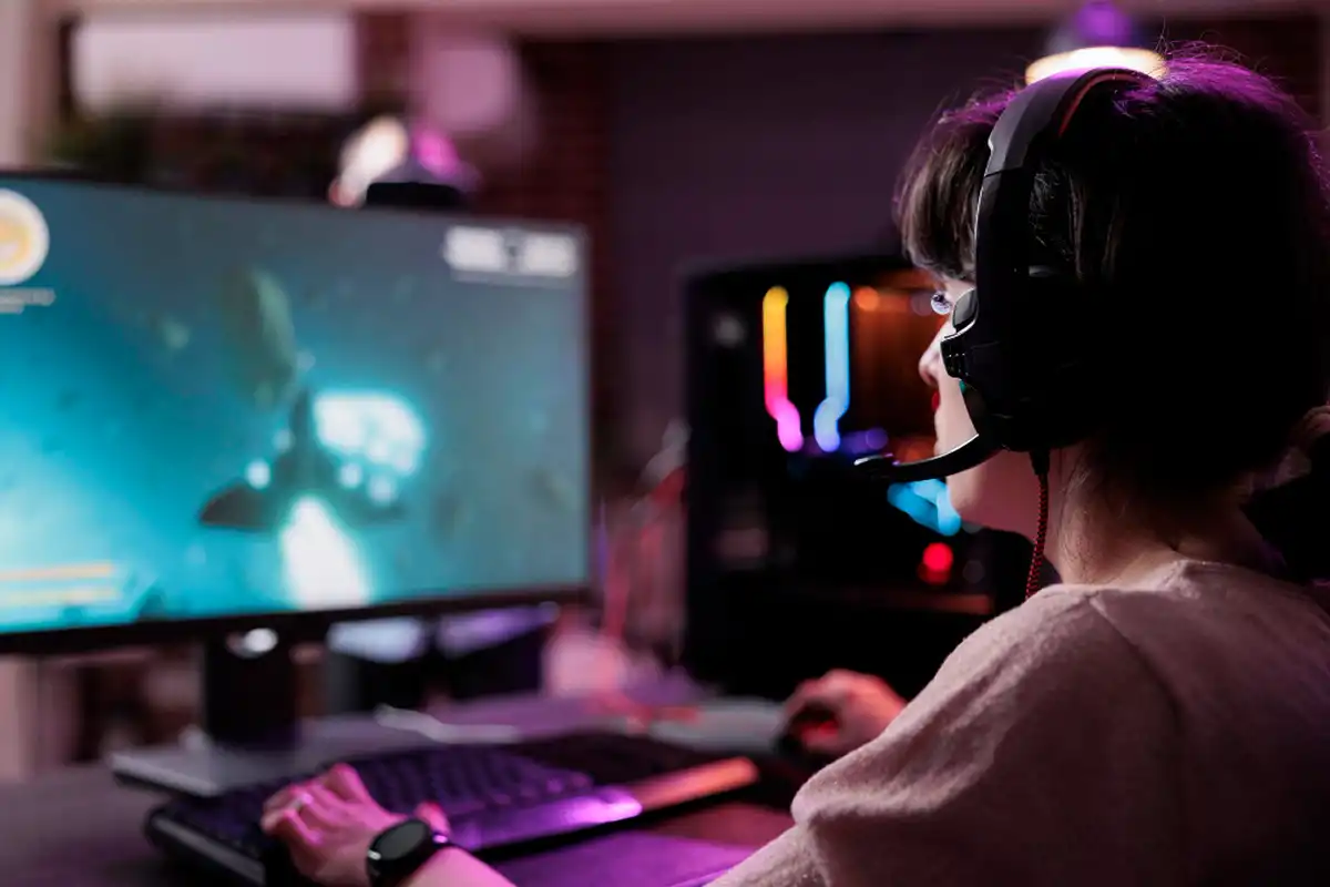 DE GAMER A CREADOR. La propuesta de la UNT combina clases virtuales y prácticas presenciales, con tres orientaciones y un proyecto final en equipo. / SHUTTERSTOCK