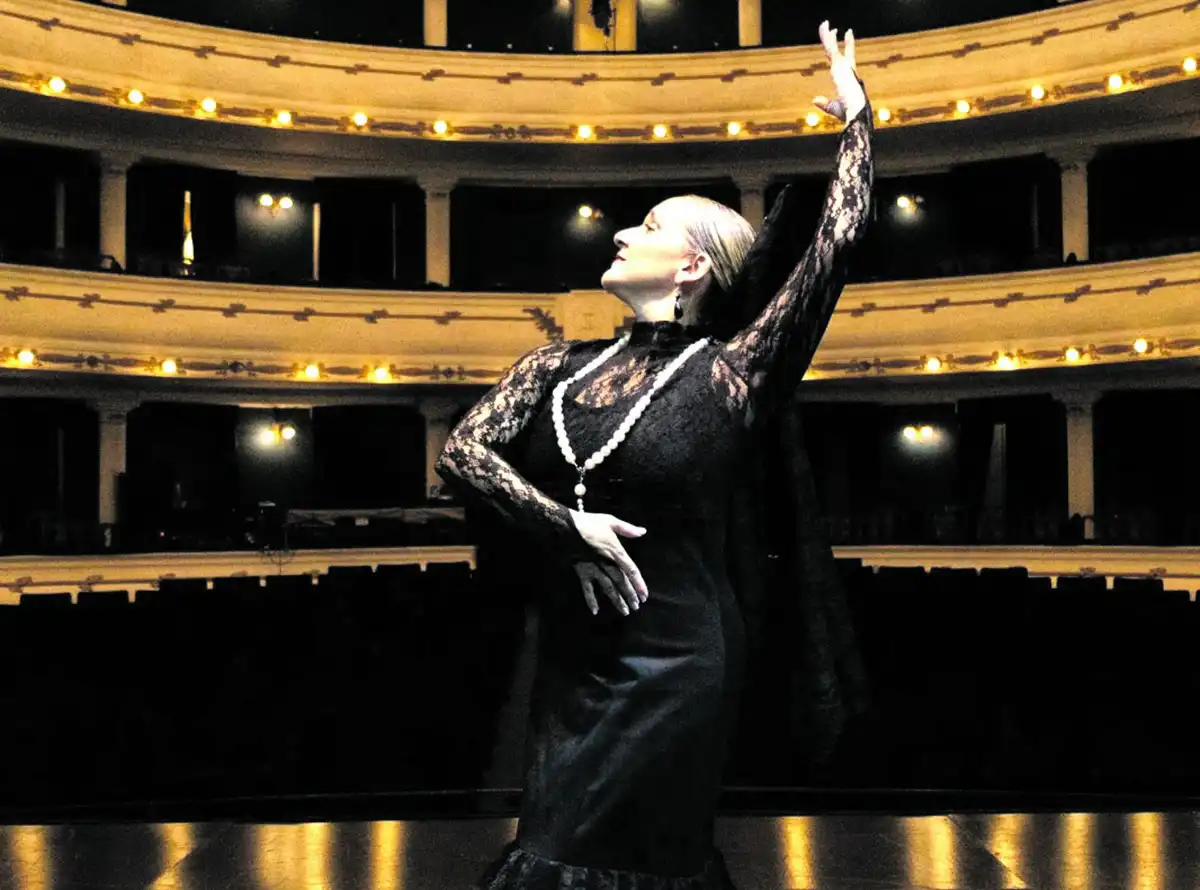 CON LA DANZA EN LA SANGRE. La coreógrafa y bailaora de flamenco, Sandra Maldonado, en el teatro San Martín, donde hoy jurará su cargo.