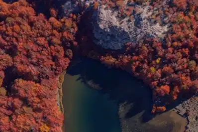 Este es uno de los rincones otoñales más espectaculares de Argentina