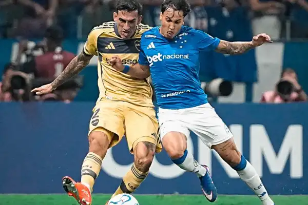 En un partido con polémicas, Boca tropezó en Brasil y perdió el invicto ante Cruzeiro por la Libertadores