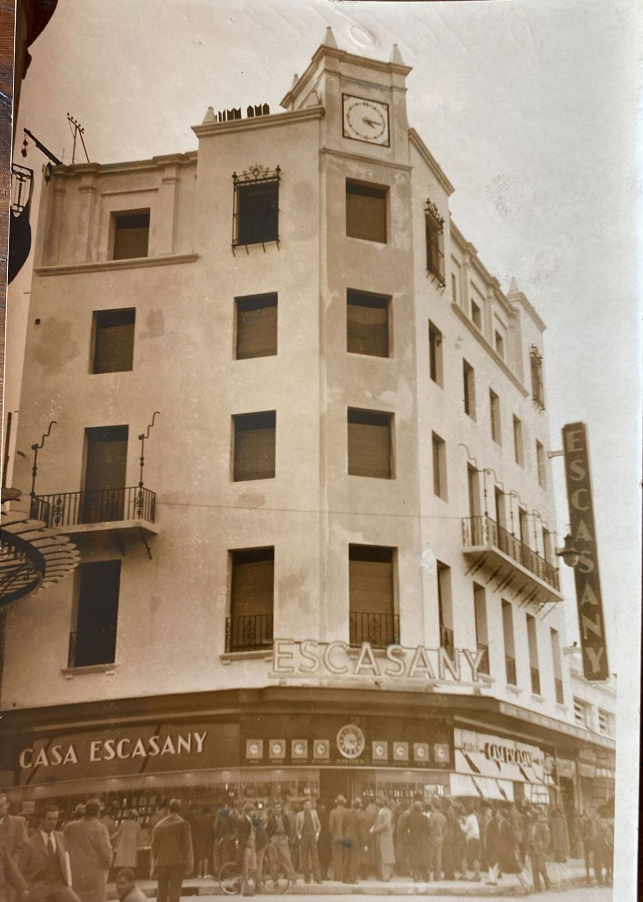 Recuerdos fotográficos: Casa Escasany le daba a Tucumán la “hora exacta”