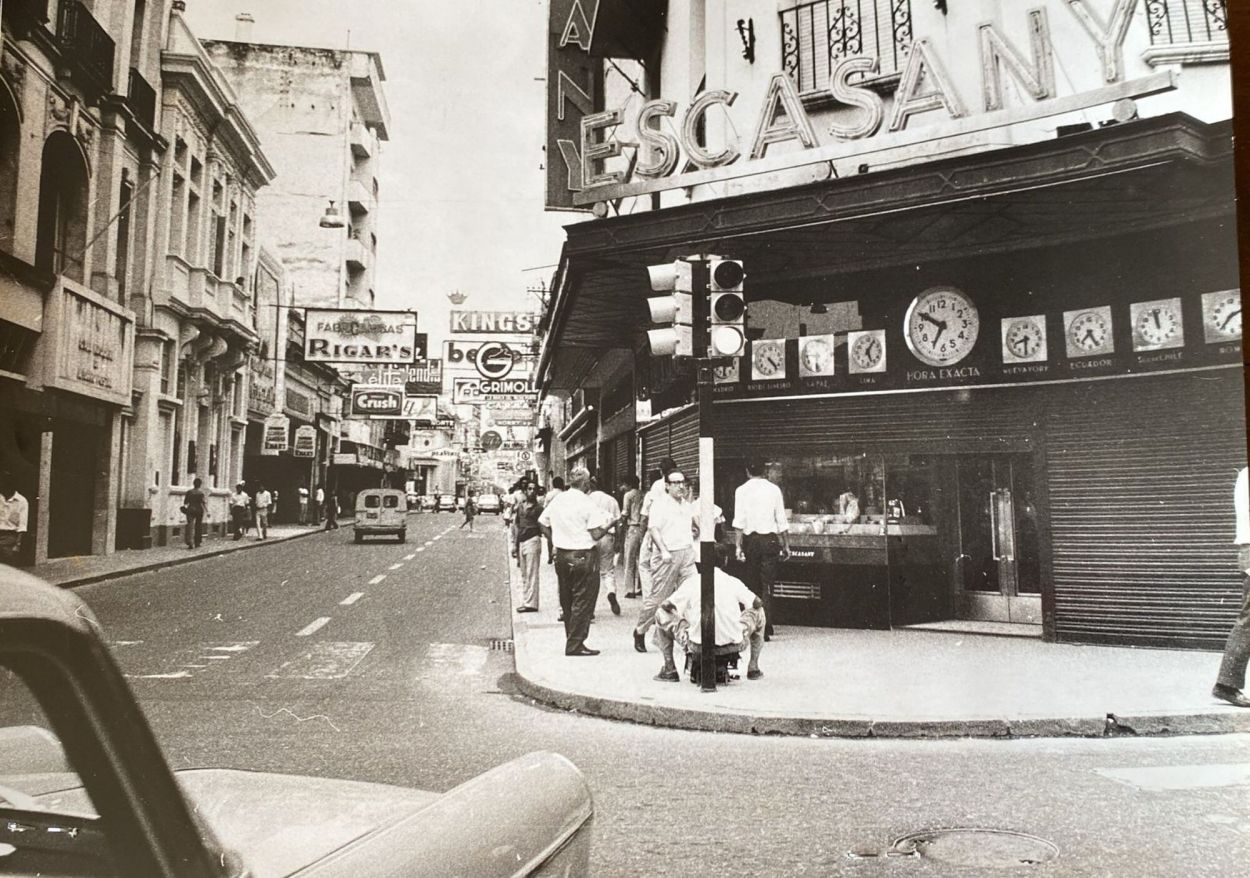 Recuerdos fotográficos: Casa Escasany le daba a Tucumán la “hora exacta”